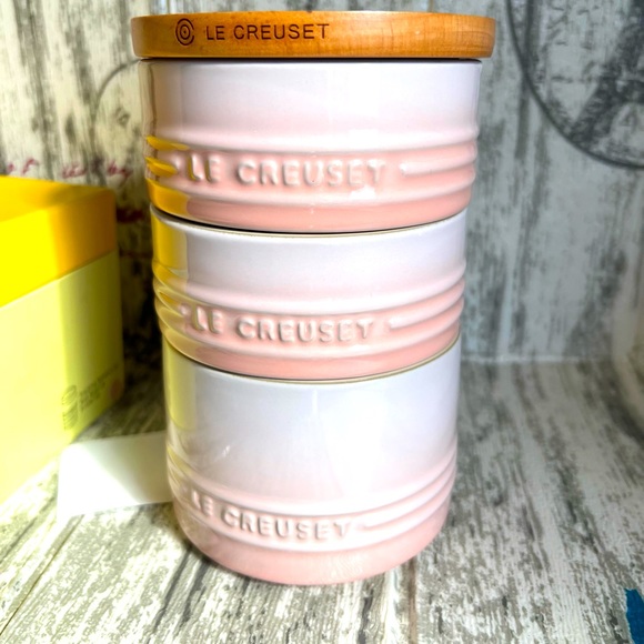 Le Creuset Stacking Ramekin Set with Wood lid - Picture 3 of 7